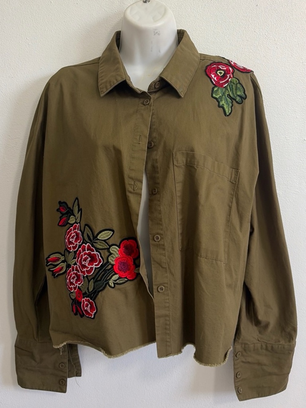 Olive Green Button-Up Jacket with Embroidered Roses Size L
